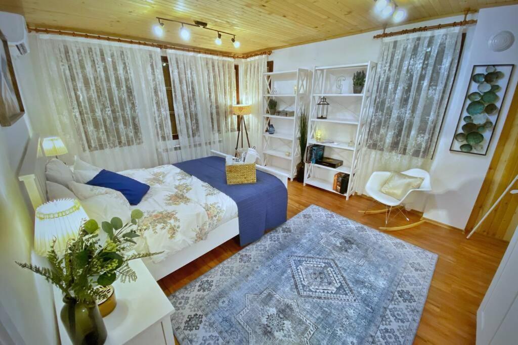 The Secret Lodge- New With Private Garage, Entire House Veliko Tarnovo Buitenkant foto